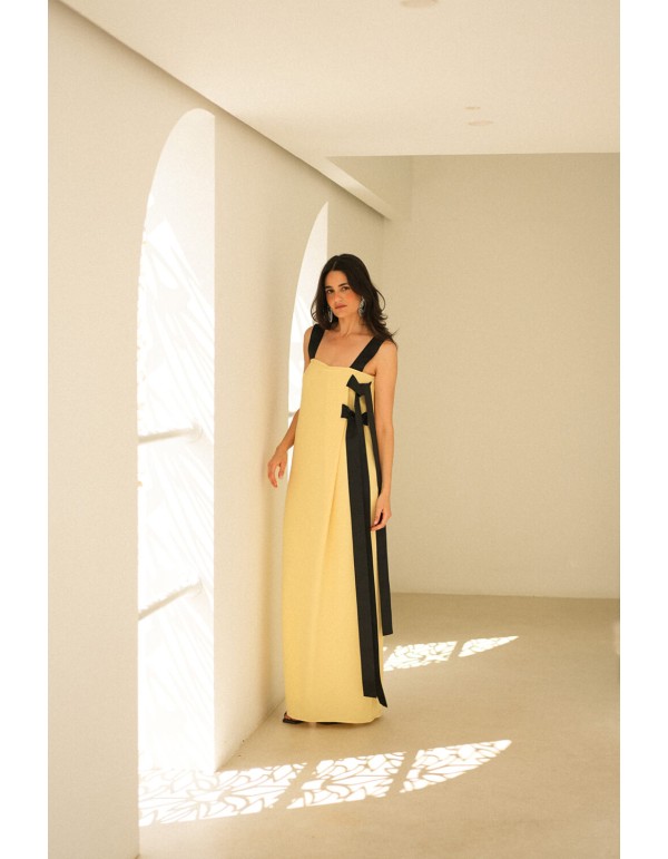 Vestido largo amarillo con lazos negros 2