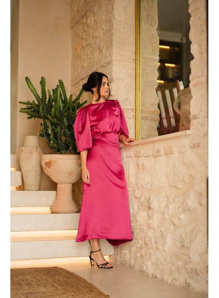 Blusa de fiesta fucsia con manga corta abullonada para ocasiones especiales