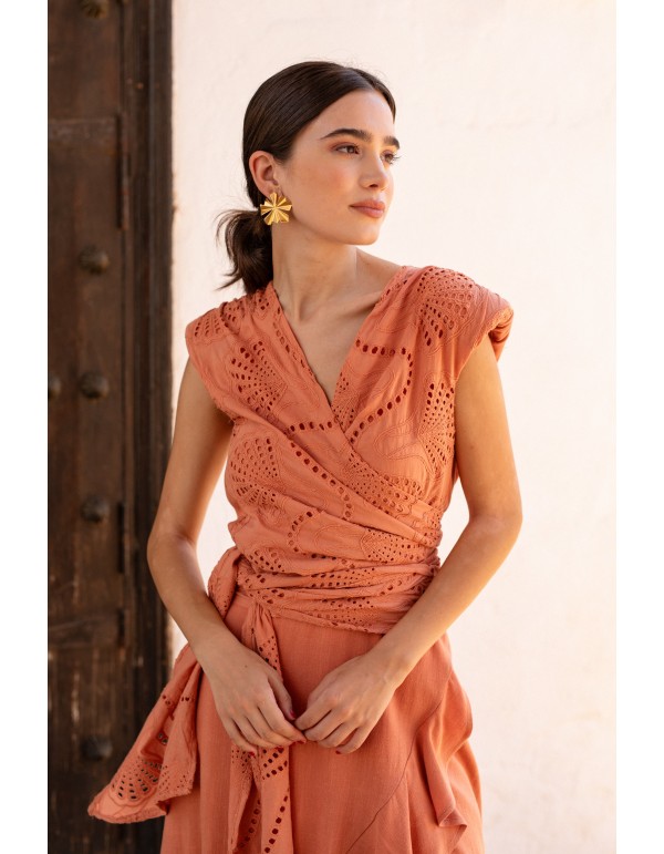 Tile linen guest ensemble with lacing 2