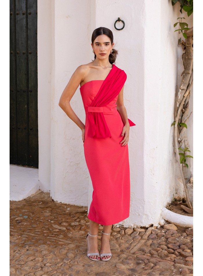 Robe d'invité midi rose foncé avec encolure...