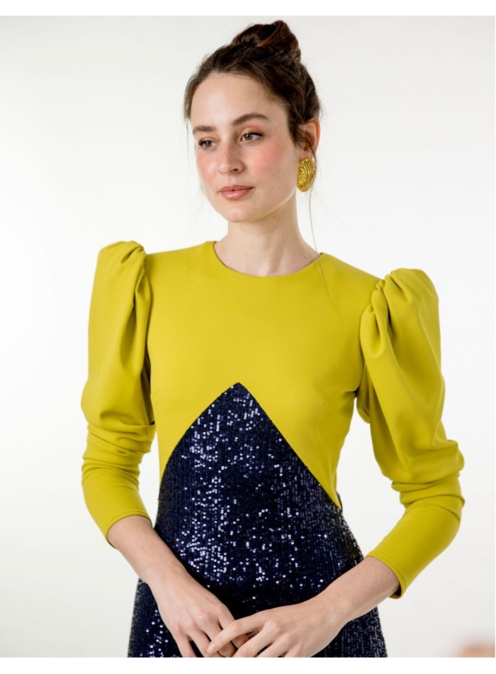 Midi party dress with sequins and puffed sleeves