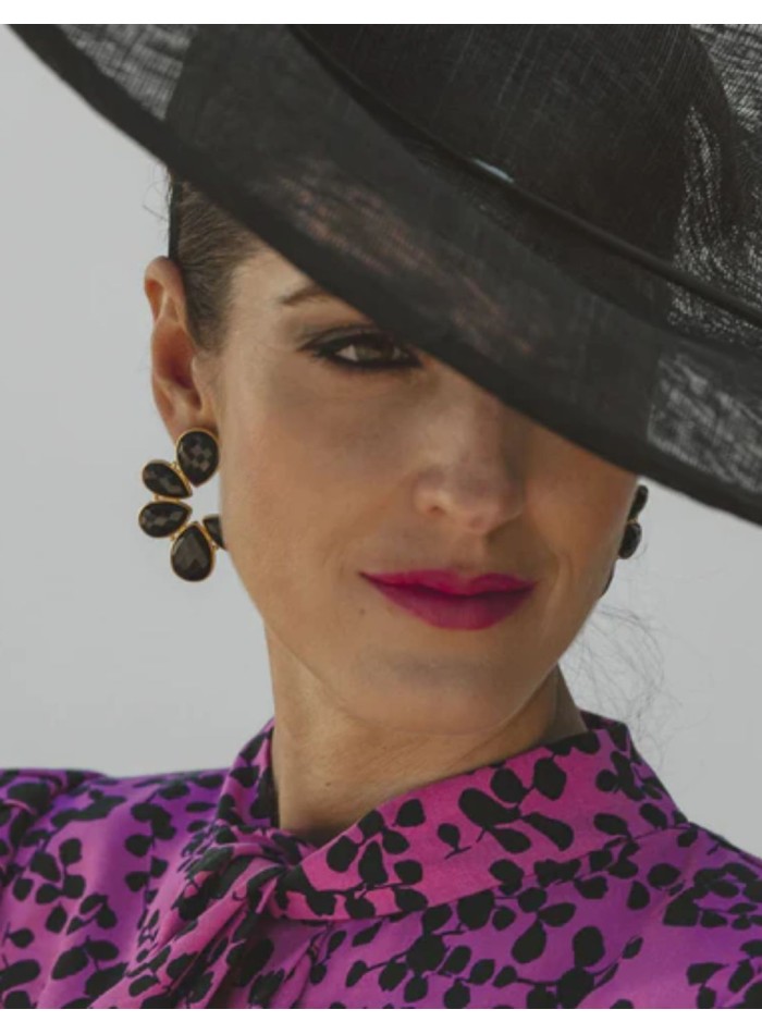 Party earrings with black druses