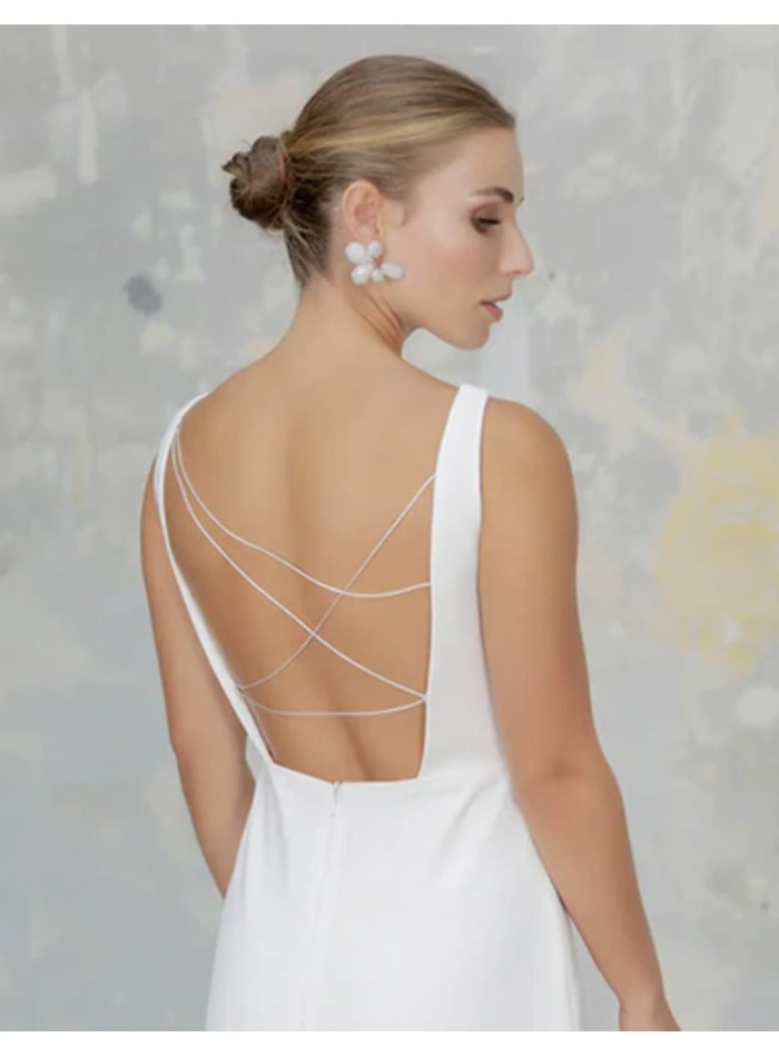 Pendientes en forma de flor con piedras naturales blancas para eventos