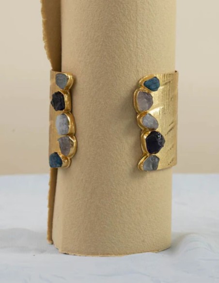 Brazalete de fiesta dorado con piedras naturales para eventos especiales