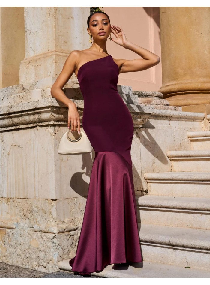 Vestido largo de invitada entallado con tirante fino