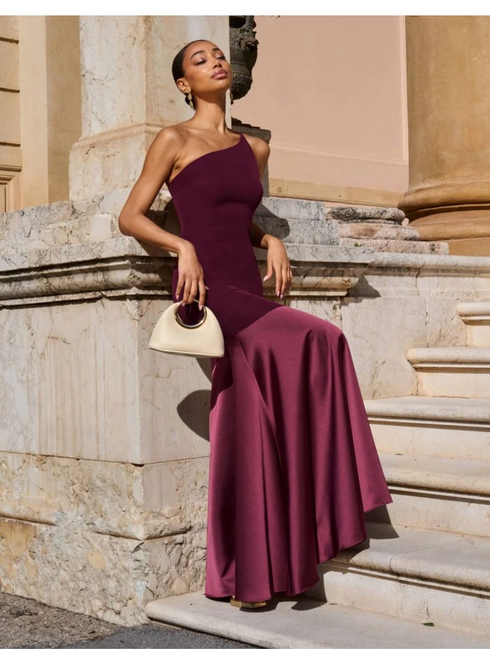 Vestido largo de invitada entallado con tirante...