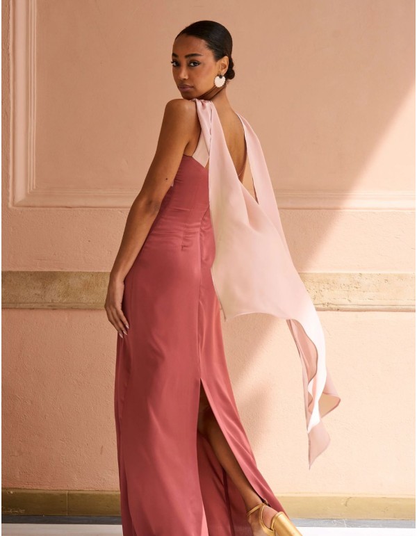 Vestido largo de invitada bicolor con escote cruzado y tirantes capa 2