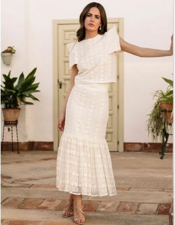 Midi party skirt in ivory macramé with frill