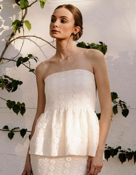 Top palabra de honor marfil con volante