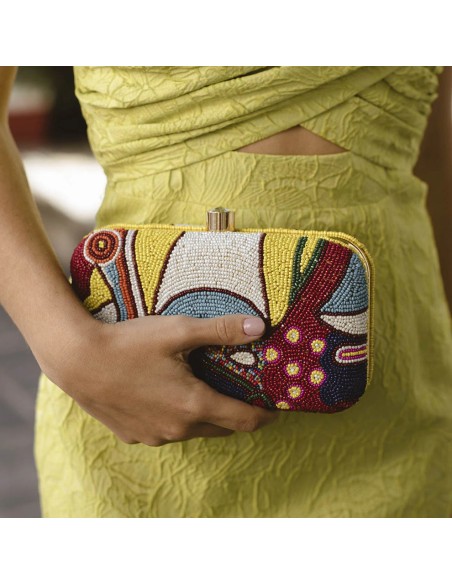 Sac brodé à la main avec des perles colorées