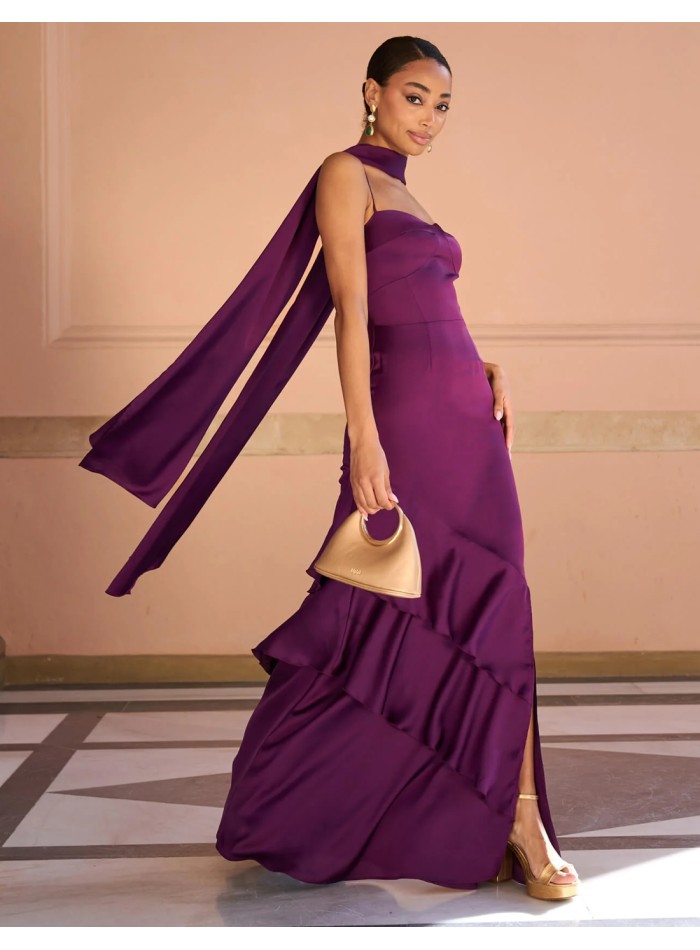 Vestido de fiesta largo en color buganvilla, ideal para ser la invitada perfecta