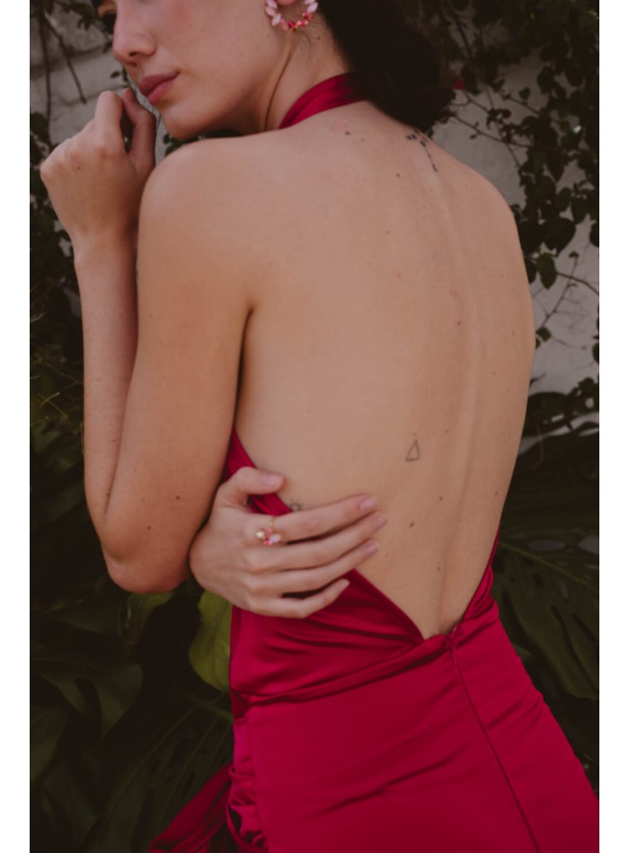 Vestido de fiesta largo fucsia con maxi lazada y escote pico para invitada a boda de tarde