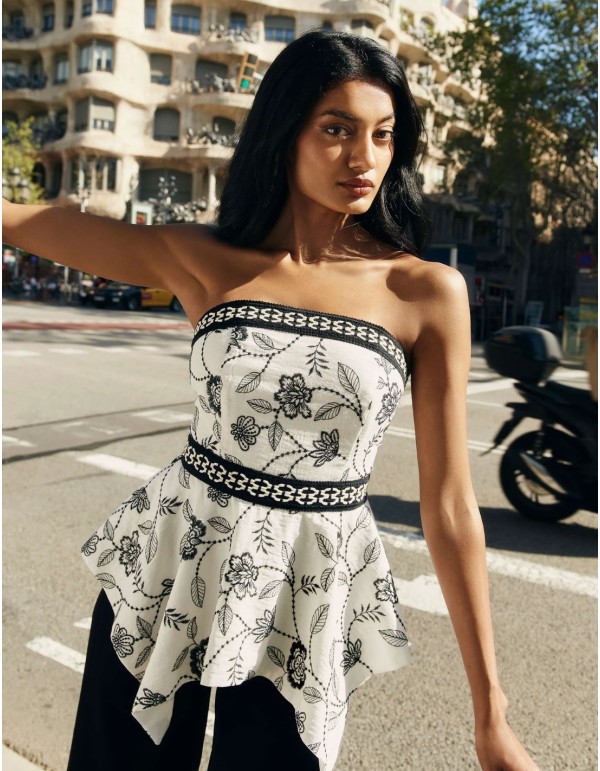 Top para invitada palabra de honor con bordados