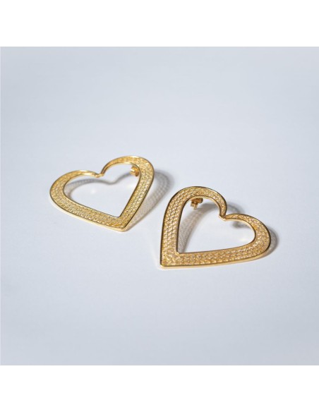 Maxi pendientes dorados en forma de corazón para eventos