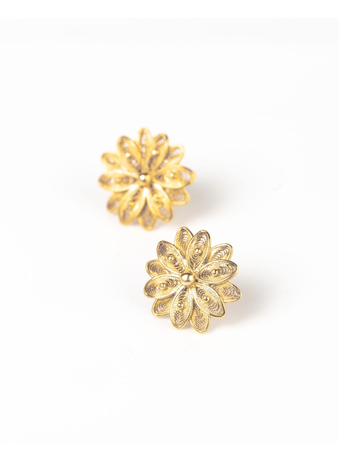 Boucles d'oreilles en forme de petites fleurs