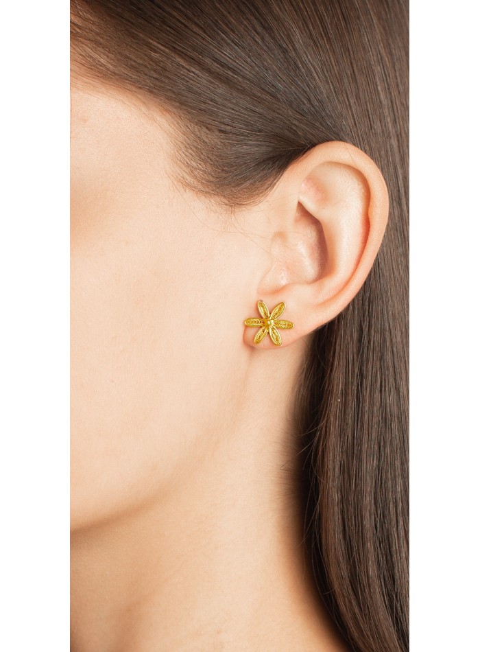 Pendientes medianos en forma de flor de jazmín para ocasiones especiales