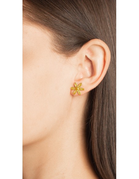 Pendientes medianos en forma de flor de jazmín para ocasiones especiales