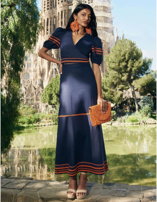 Falda midi de fiesta azul marino con caída fluida