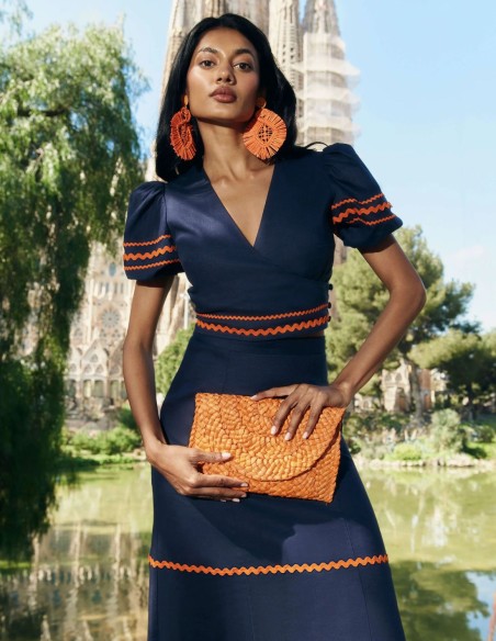 Falda midi de fiesta azul marino con caída fluida