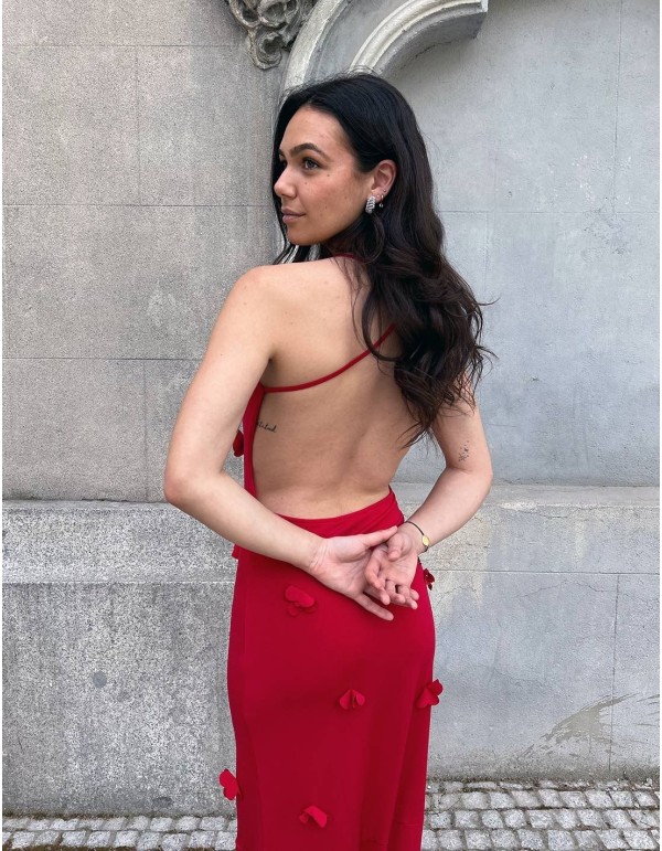 Long red party dress with 3d flowers - Olaia Madinabeitia 2