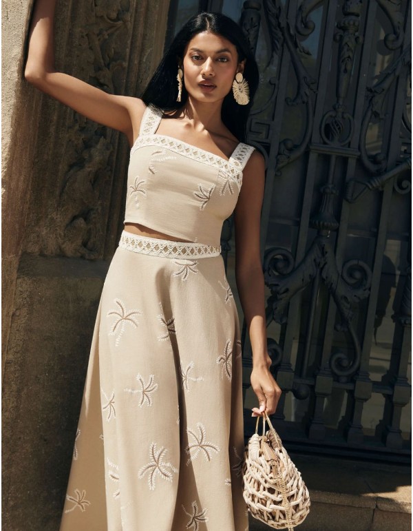 Top para invitada de tirantes anchos beige