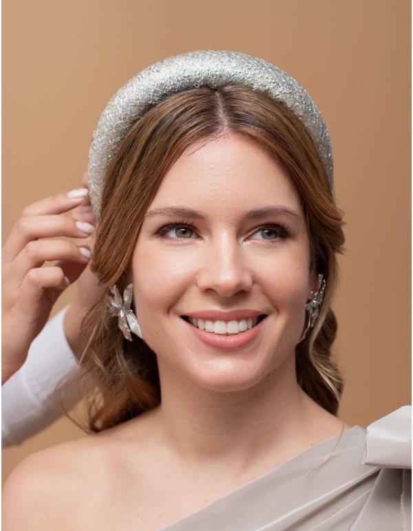 Diadema para invitada de rafia metalizada 2