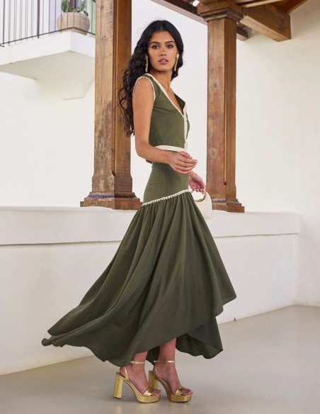 Falda midi de lino asimétrico con cinta en beige  para invitada