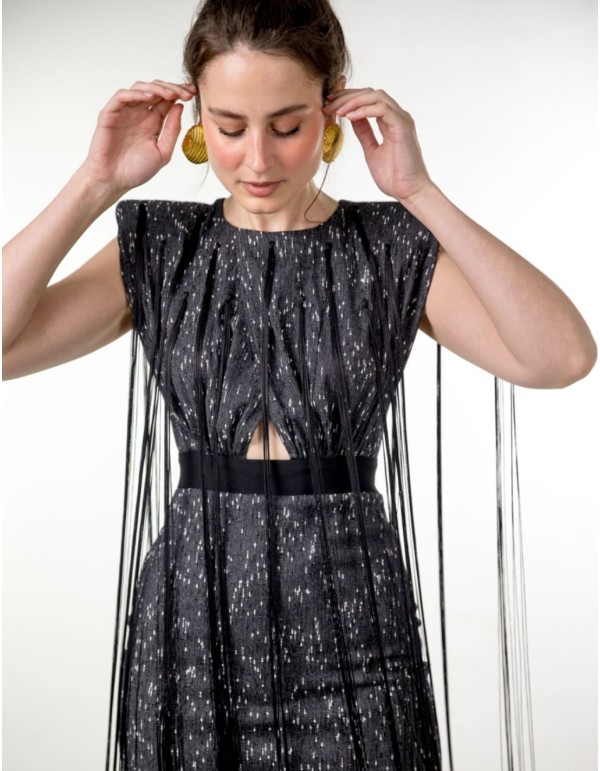 Robe de soirée midi noire avec épaules et franges 2