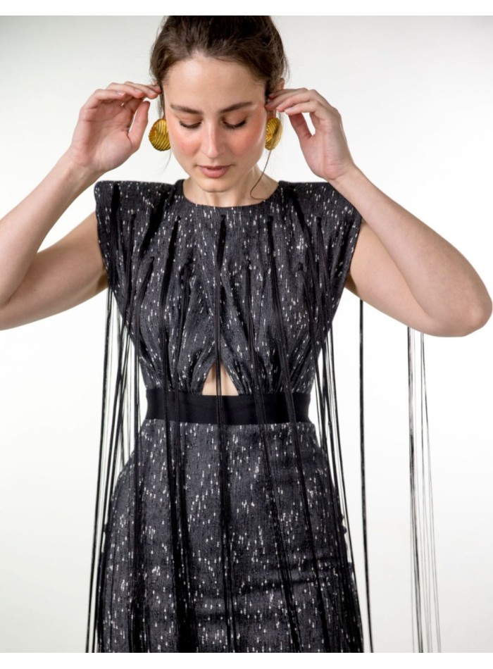 Robe de soirée midi noire avec épaules et franges