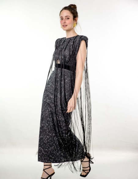 Vestido de fiesta negro con hombreras y flecos para graduaciones