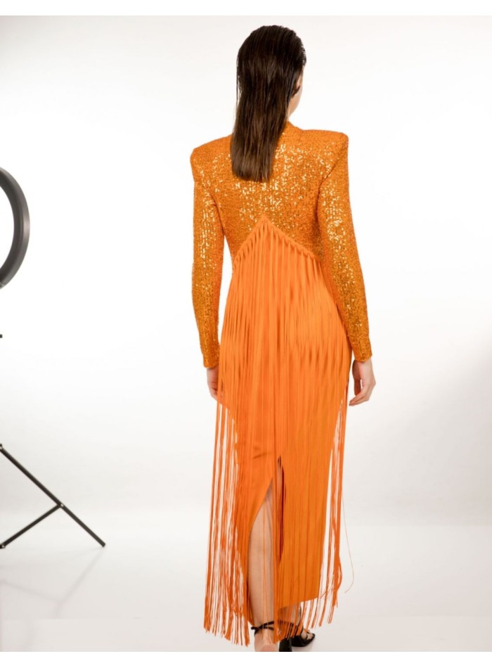 Vestido midi de fiesta naranja con lentejuelas y flecos para ocasiones especiales