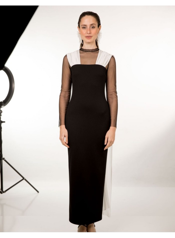 Robe midi noire et blanche avec bretelles...