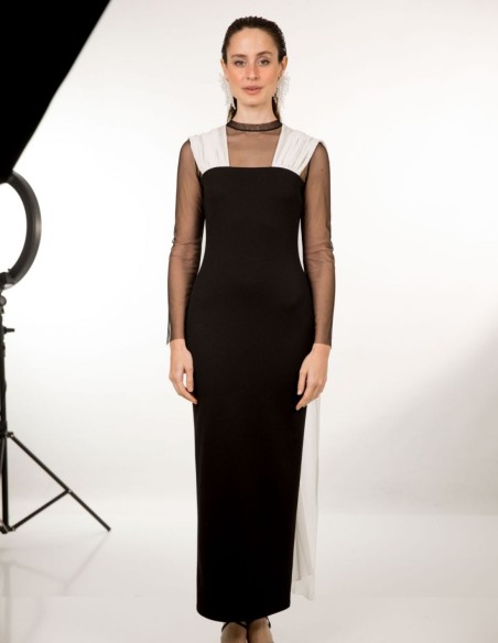 Robe midi noire et blanche avec bretelles spaghetti en mousseline de soie