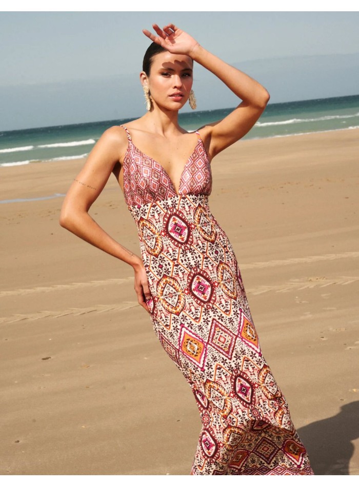 Vestido largo estampado con escote de pico