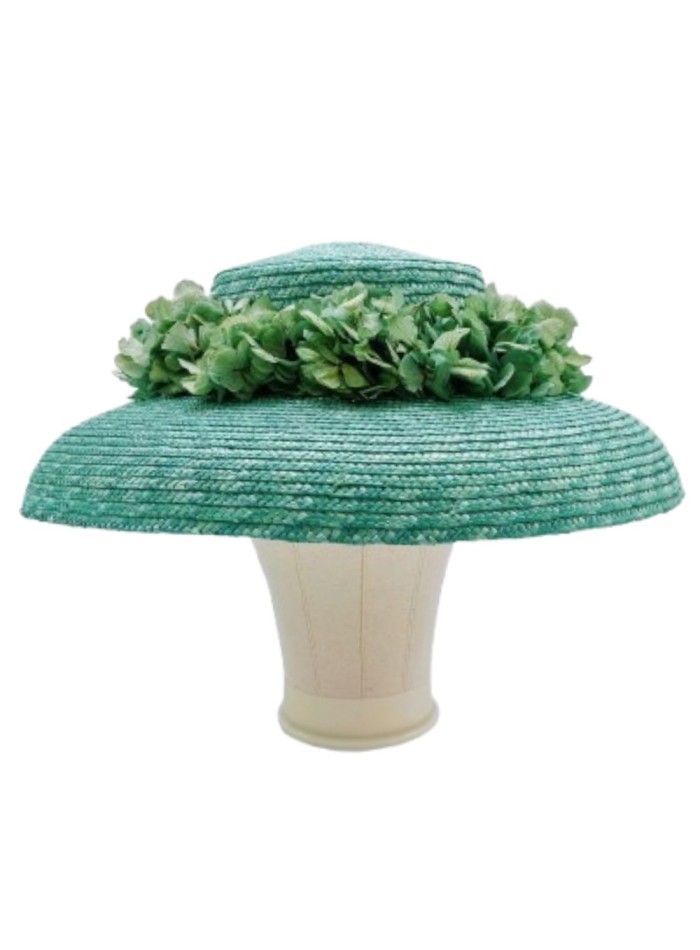 Pamela of natural straw and preserved flowers