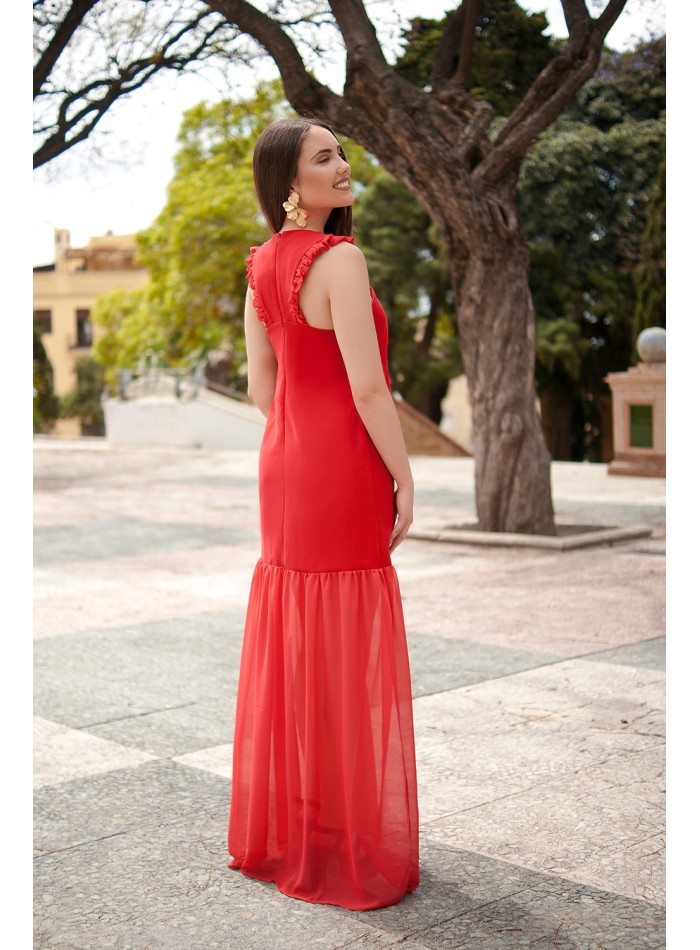 Long guest dress with ruffles and low hips