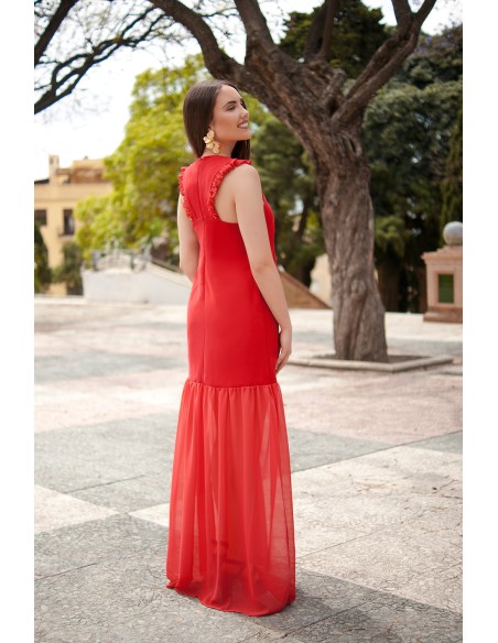 Vestido largo de invitada con volantes y cadera baja para boda