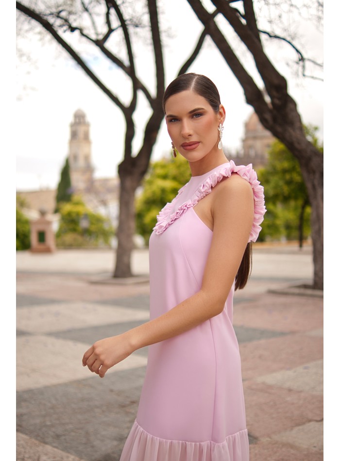 Long dress for guest with ruffle and low hips