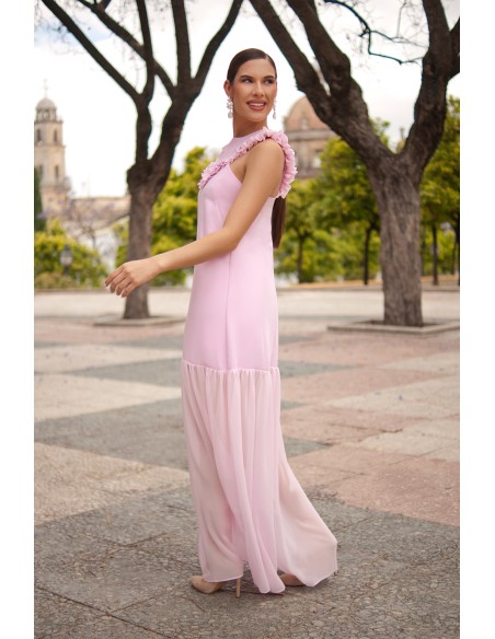 Robe longue pour invitée avec volants et hanches basses