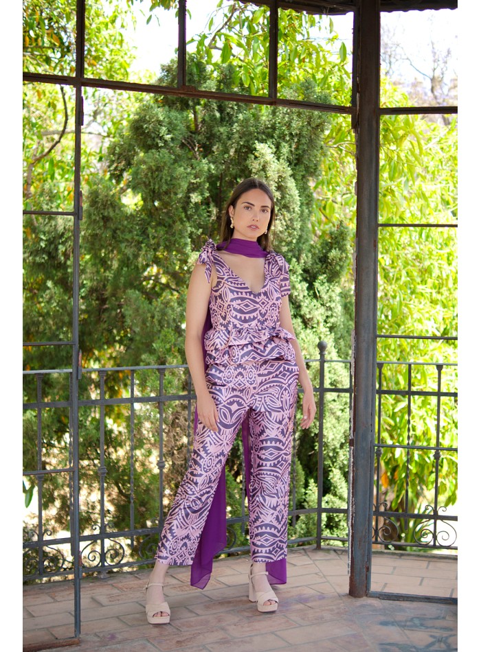 Guest top with bows and ruffles pink