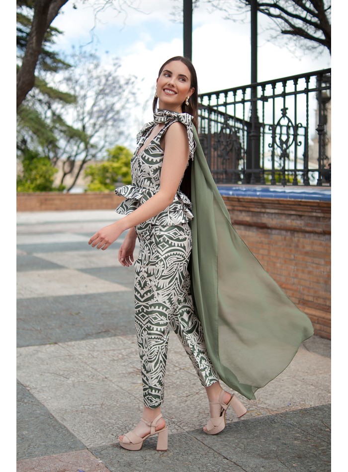 Guest top with shoulder ties and ruffles