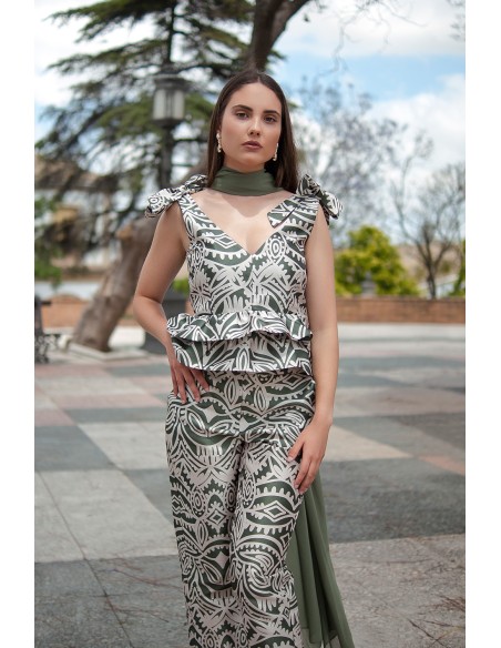 Guest top with shoulder ties and ruffles