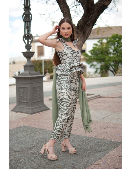 Guest top with shoulder ties and ruffles