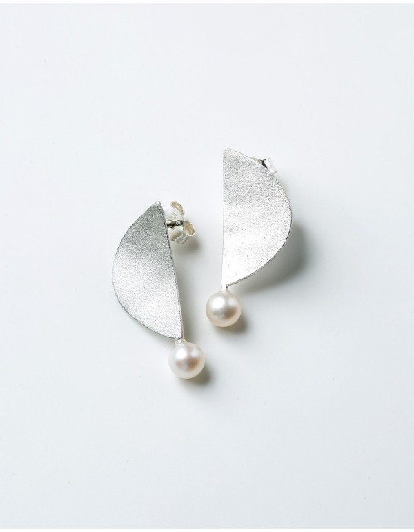 Wonderful gold shell earrings with pearl 2