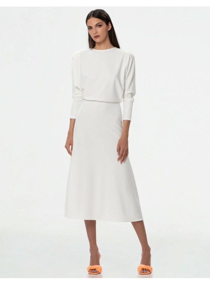 Vestido midi blanco con manga murciélago y escote barco