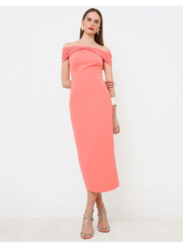 Robe de soirée midi en corail avec encolure...