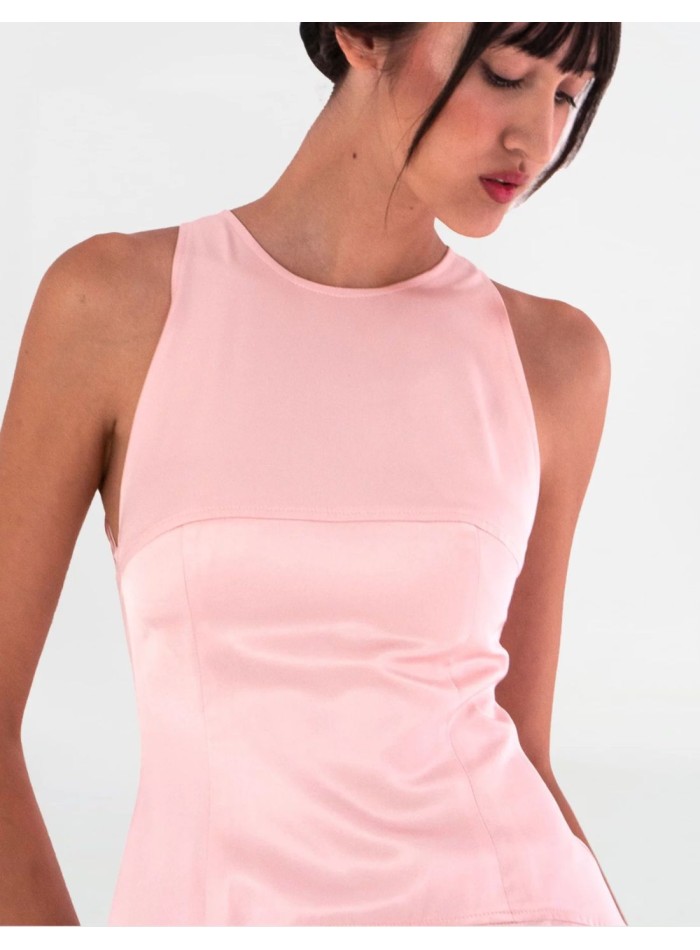 Robe de cocktail décolletée avec jupe évasée