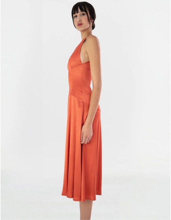 Vestido de cóctel con escote halter y falda de vuelo 2