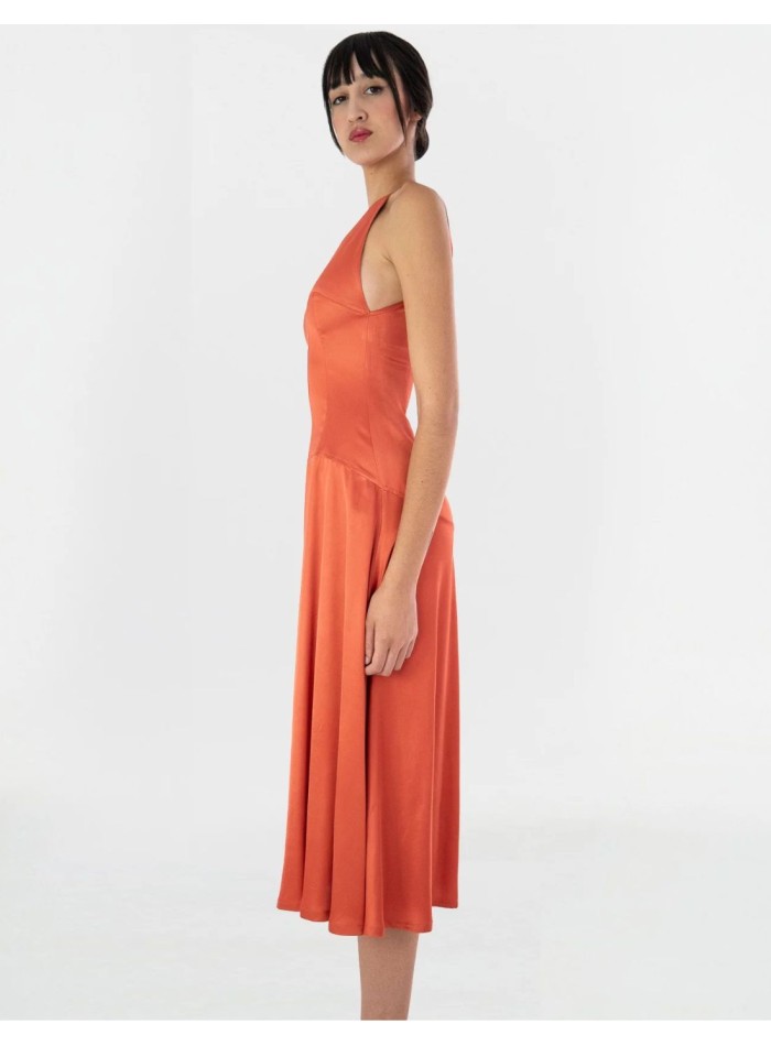 Robe de cocktail avec encolure licou et jupe...