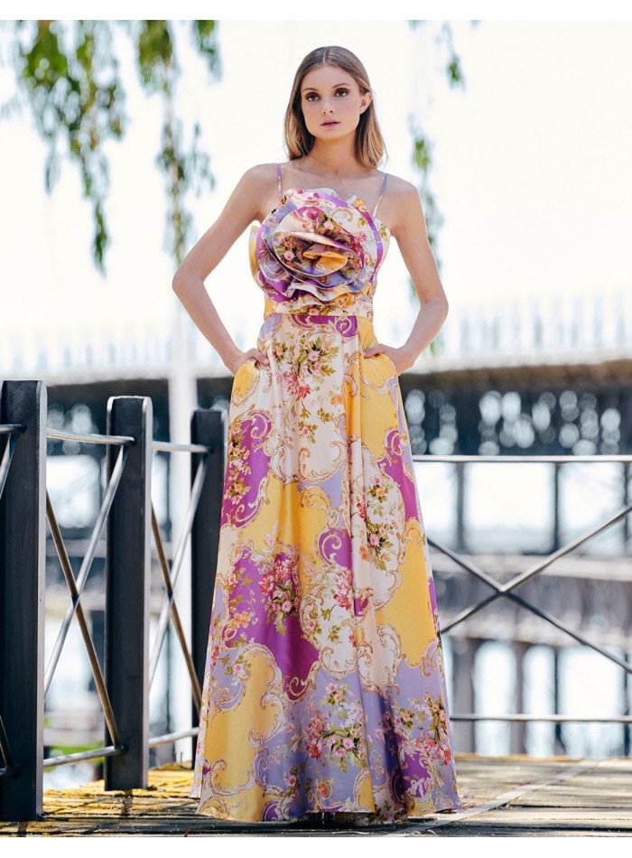 Vestido largo de invitada estampado con maxiflor y tirante fino